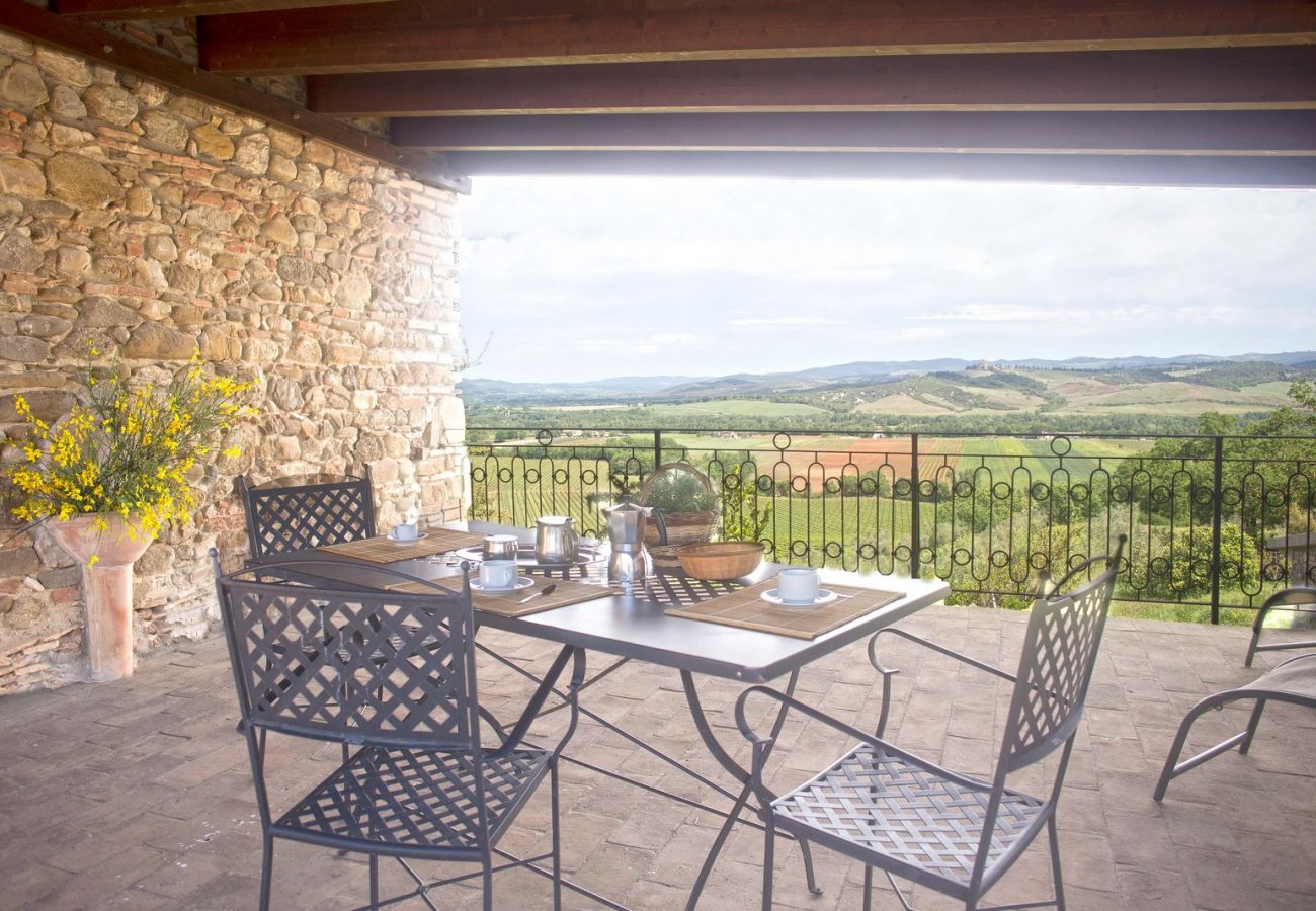 Ferienwohnung in Cinigiano - Typical Stone House looking Banfi Wineries