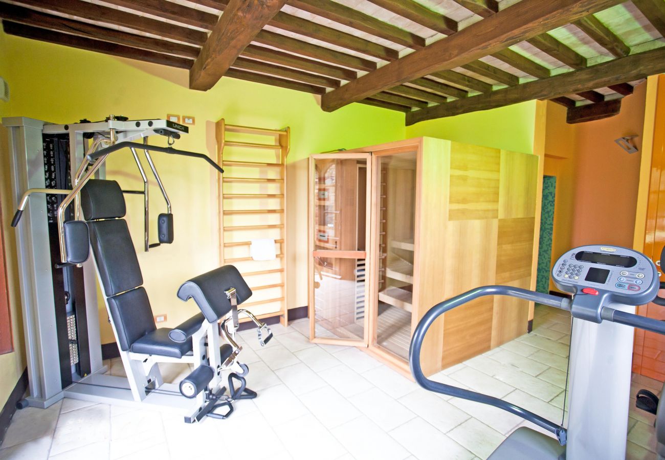 Ferienwohnung in Cinigiano - Typical Stone House looking Banfi Wineries