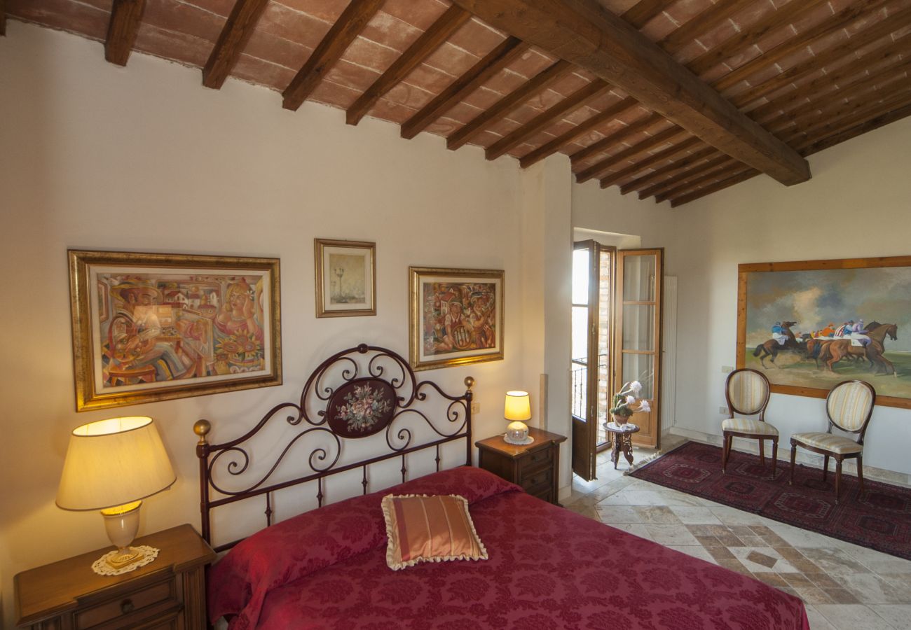 Ferienwohnung in Asciano - Your Agritourism with Charme at Mandorlinovo