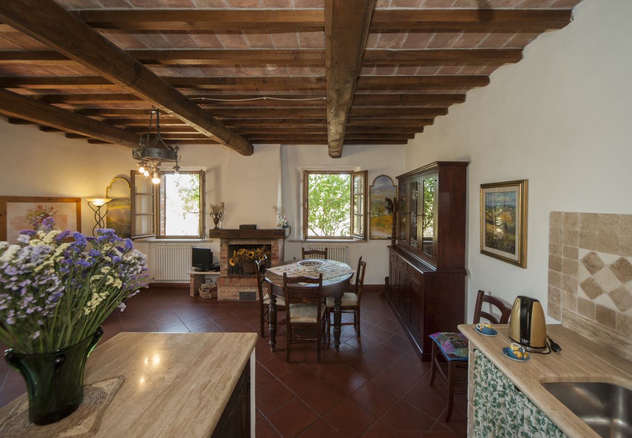 Ferienwohnung in Asciano - Your Agritourism with Charme at Mandorlinovo