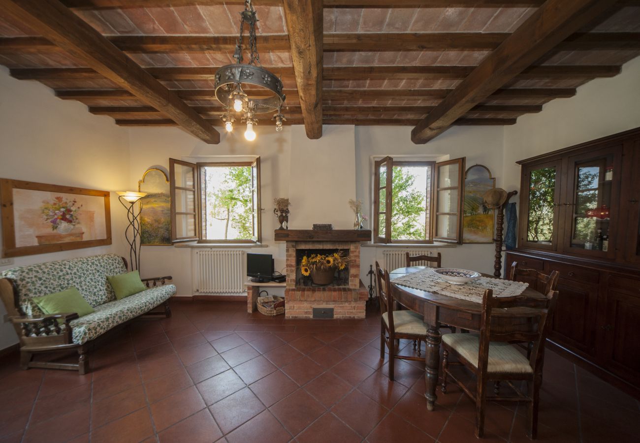 Ferienwohnung in Asciano - Your Agritourism with Charme at Mandorlinovo