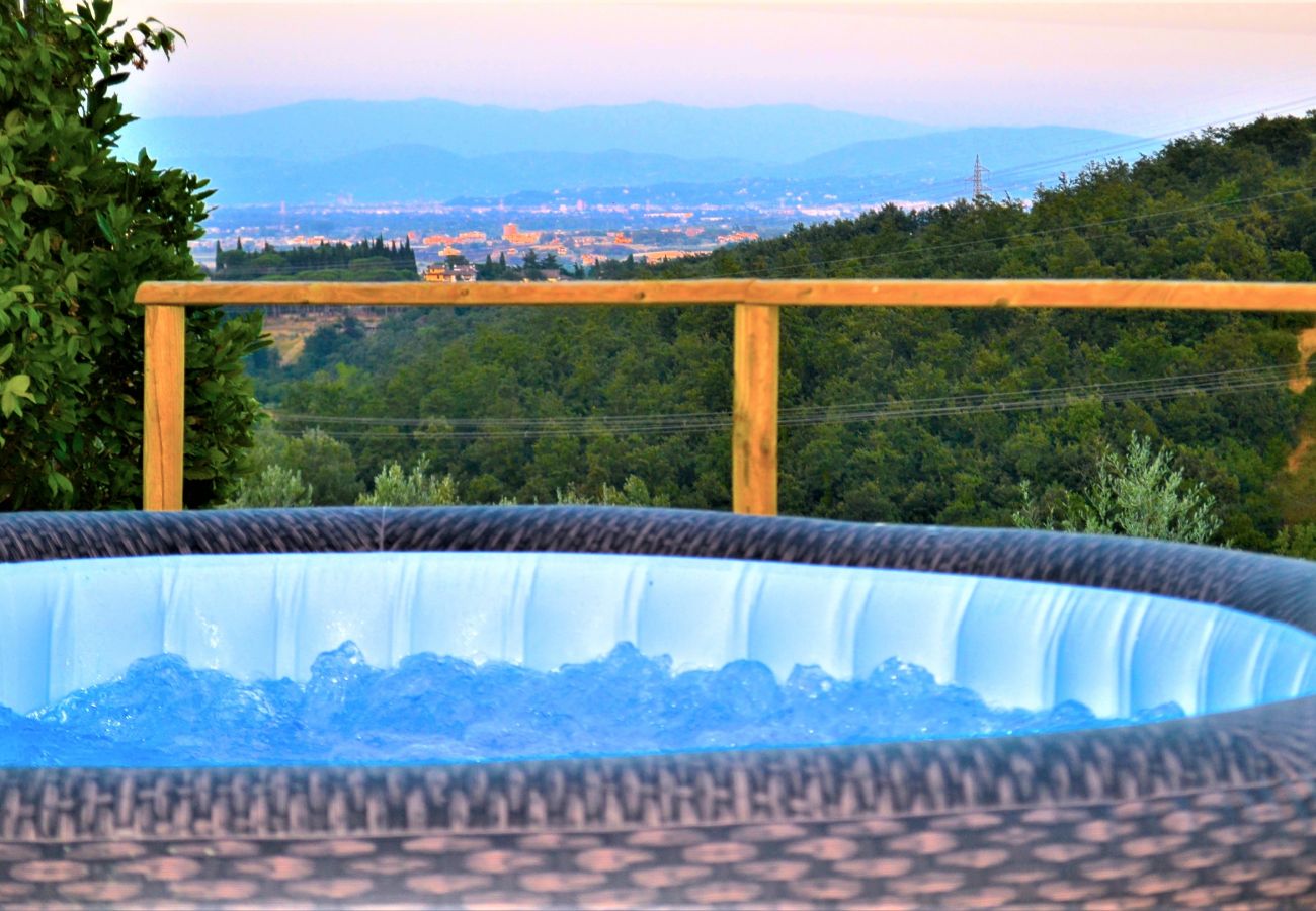 Villa in Carmignano - Close to Florence, Jacuzzi & Breathtaking View