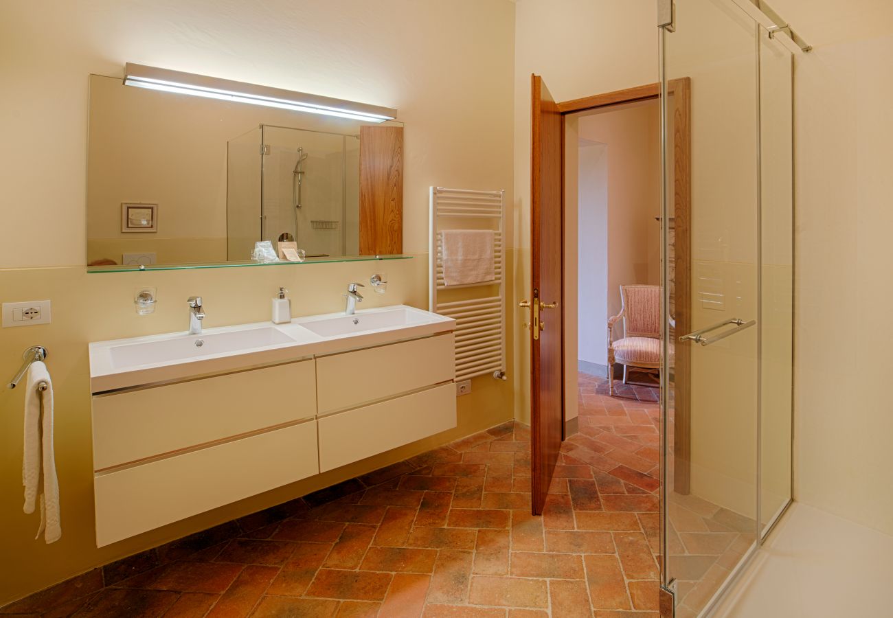 Ferienwohnung in Panzano - Luxury Chianti with 2 Bedrooms in Panzano Chianti