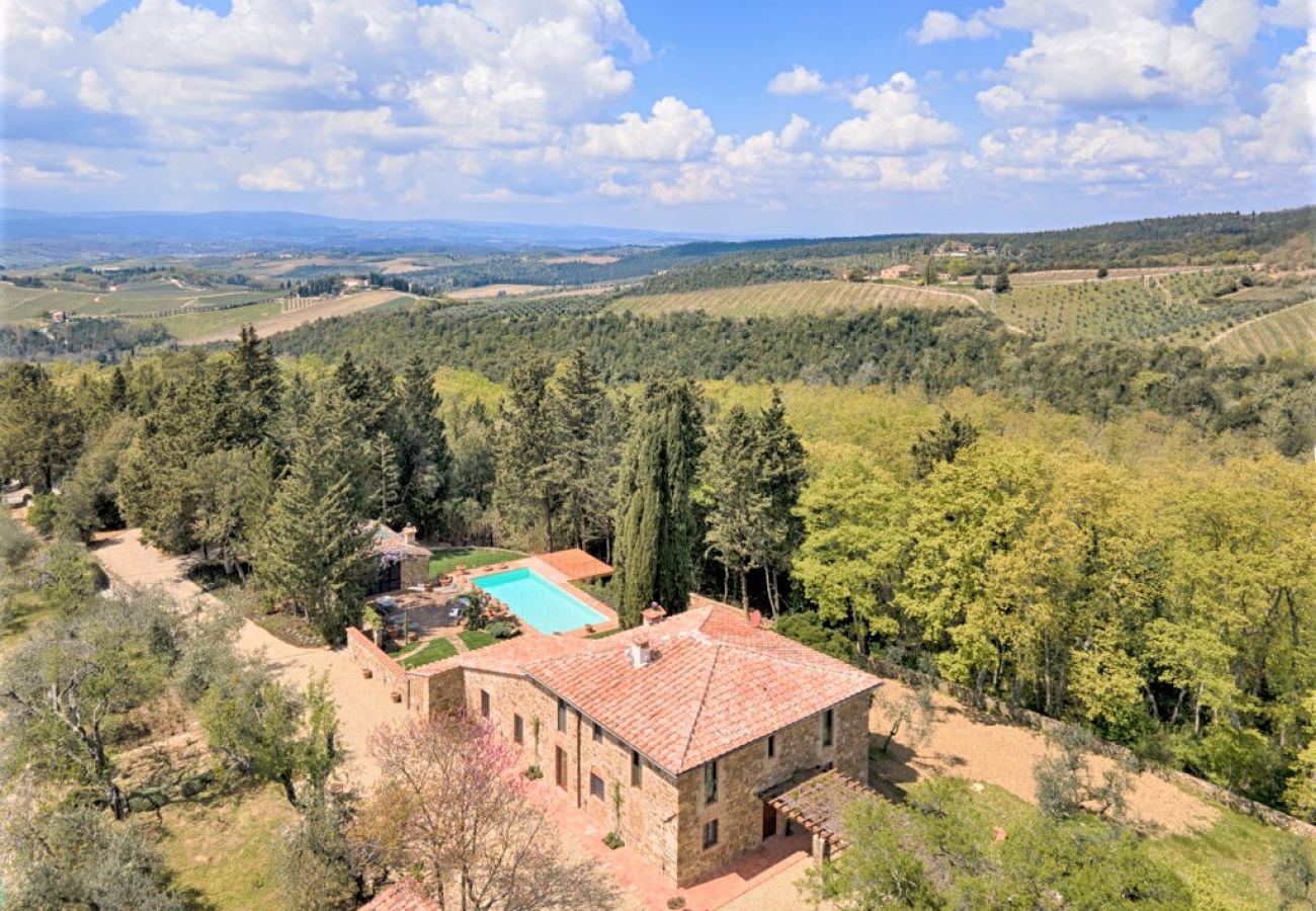 Villa in Castellina in Chianti - Villa in Castellina w. Pool, Garden & Winery