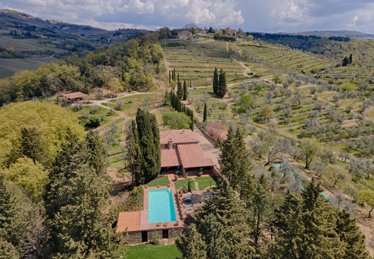 Villa in Castellina in Chianti - Villa in Castellina w. Pool, Garden & Winery