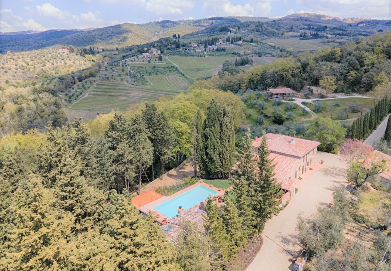 Villa in Castellina in Chianti - Villa in Castellina w. Pool, Garden & Winery