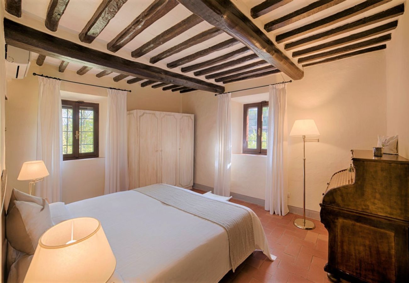 Villa in Castellina in Chianti - Villa in Castellina w. Pool, Garden & Winery