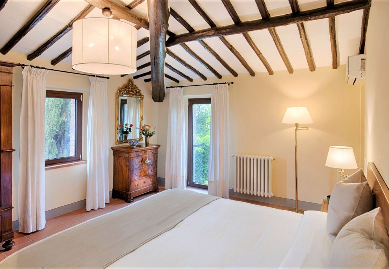 Villa in Castellina in Chianti - Villa in Castellina w. Pool, Garden & Winery