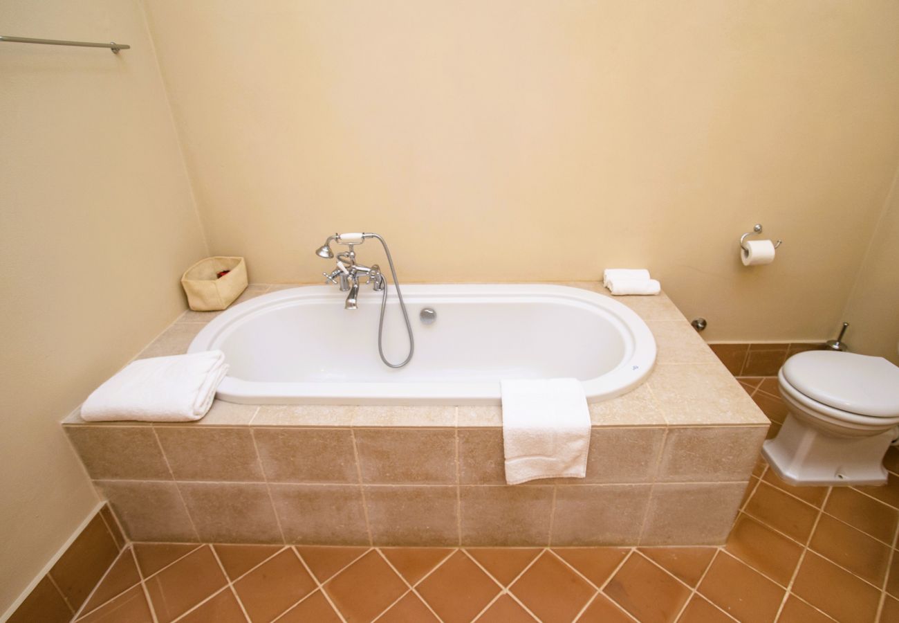 Ferienwohnung in Trequanda - Luxury 2 Rooms Apt. Cypress in  Siena Resort