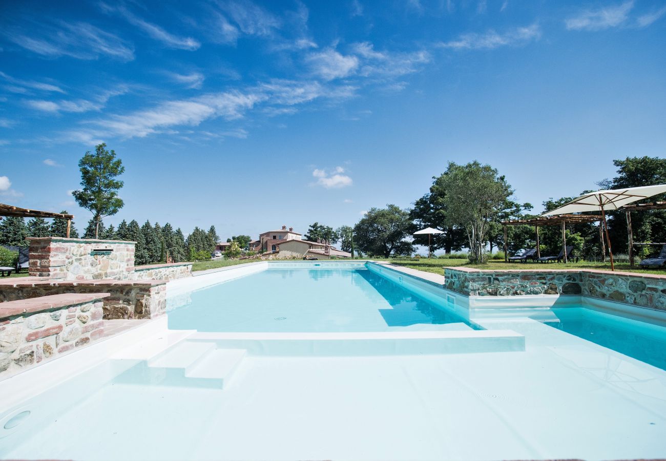 Ferienwohnung in Trequanda - Luxury 2 Rooms Apt. Cypress in  Siena Resort