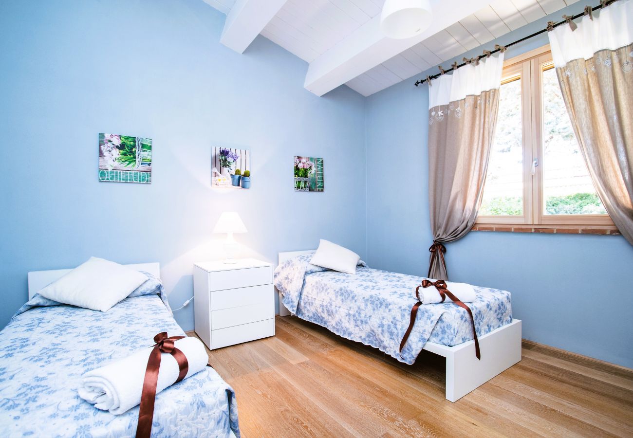 Ferienwohnung in Trequanda - Luxury 2 Rooms Apt. Azure in Siena Resort