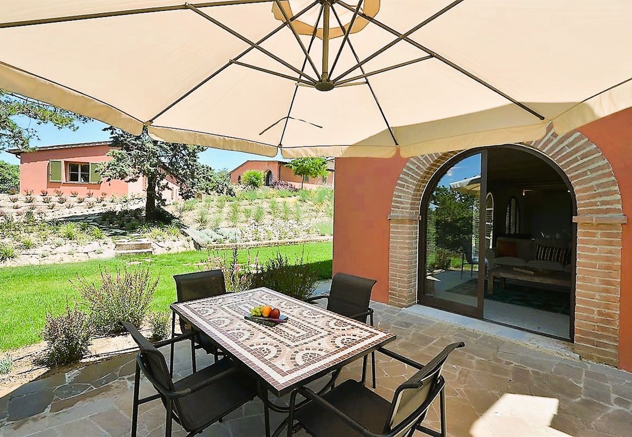 Ferienwohnung in Trequanda - Luxury 2 Rooms Apt. Azure in Siena Resort