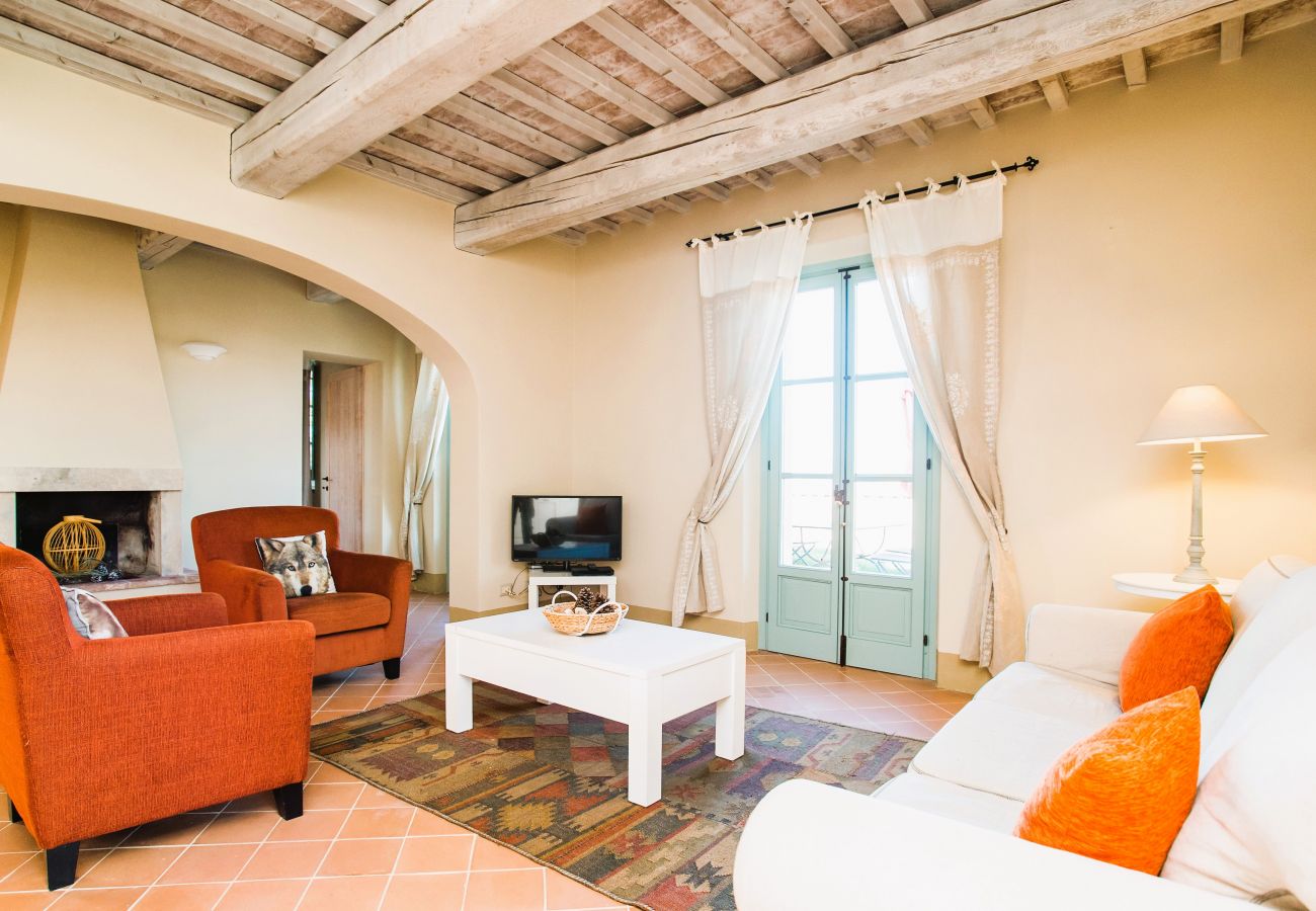 Ferienwohnung in Trequanda - Luxury 2 Rooms Apt. Pine in Siena Resort