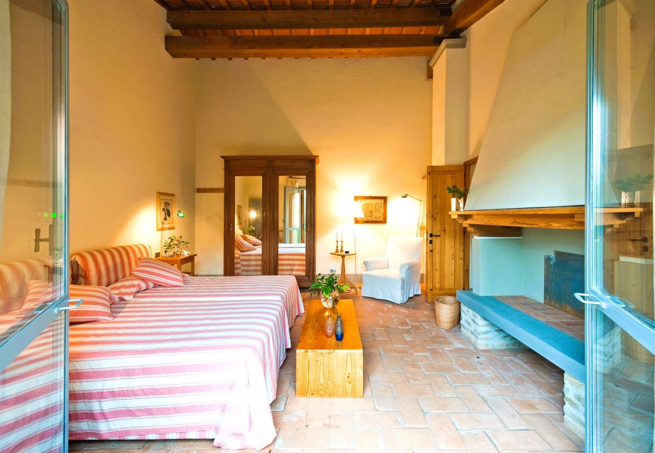 Villa in Pian di Sco - Villa Magnolia in most Exclusive Borgo in Tuscany