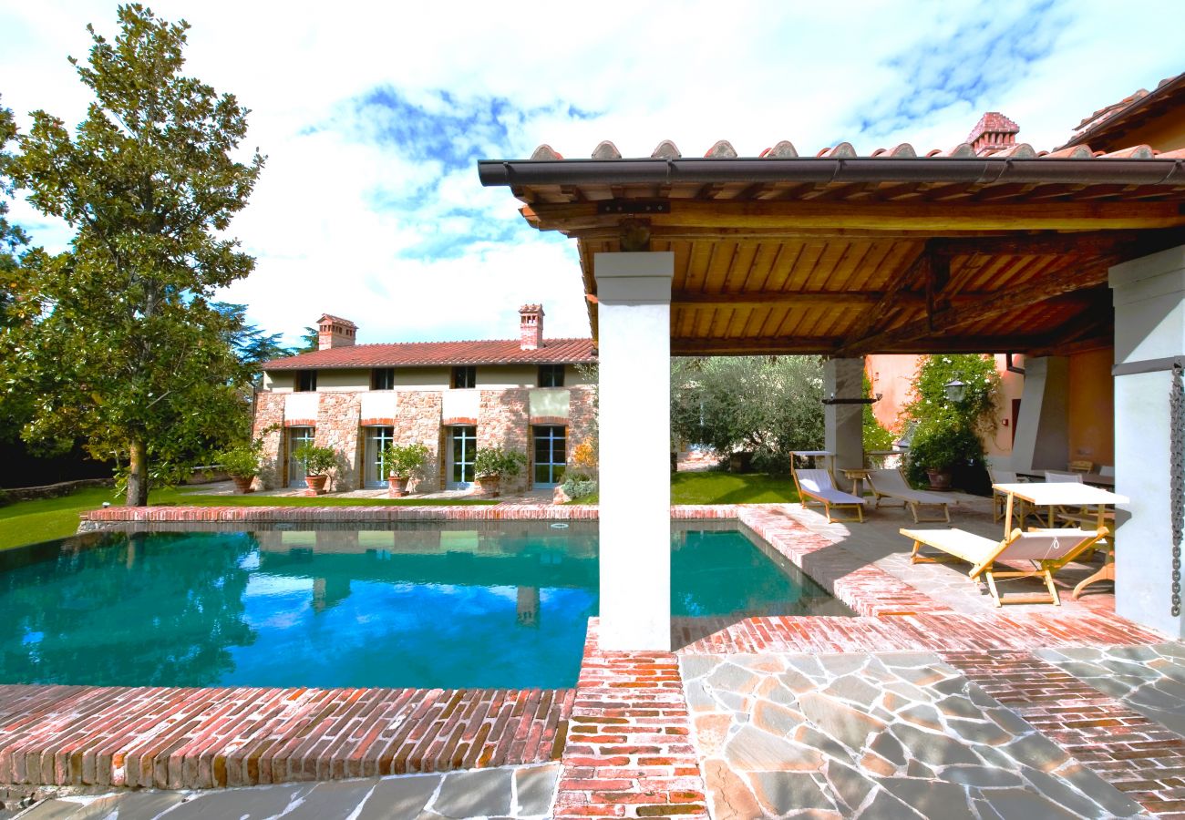 Villa in Pian di Sco - Villa Magnolia in most Exclusive Borgo in Tuscany