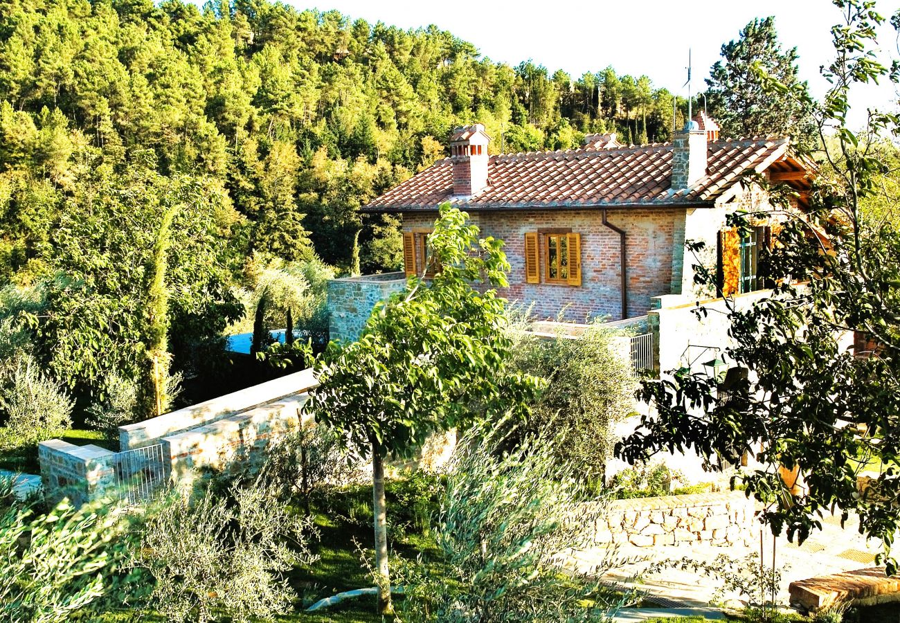 Villa in Pian di Sco - Villa Nocciolo in most Exclusive Borgo in Tuscany