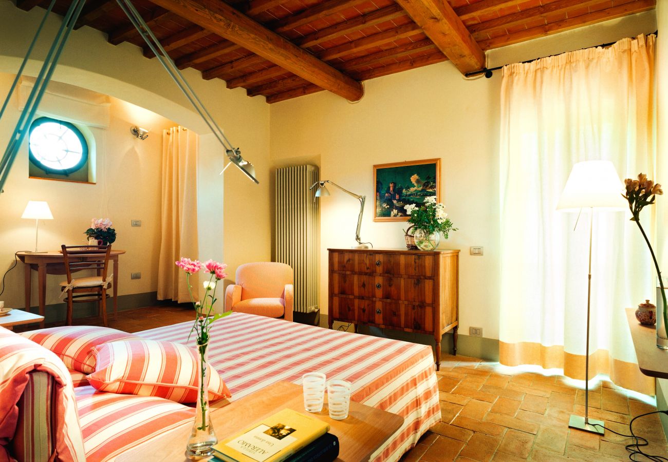 Villa in Pian di Sco - Villa Nocciolo in most Exclusive Borgo in Tuscany