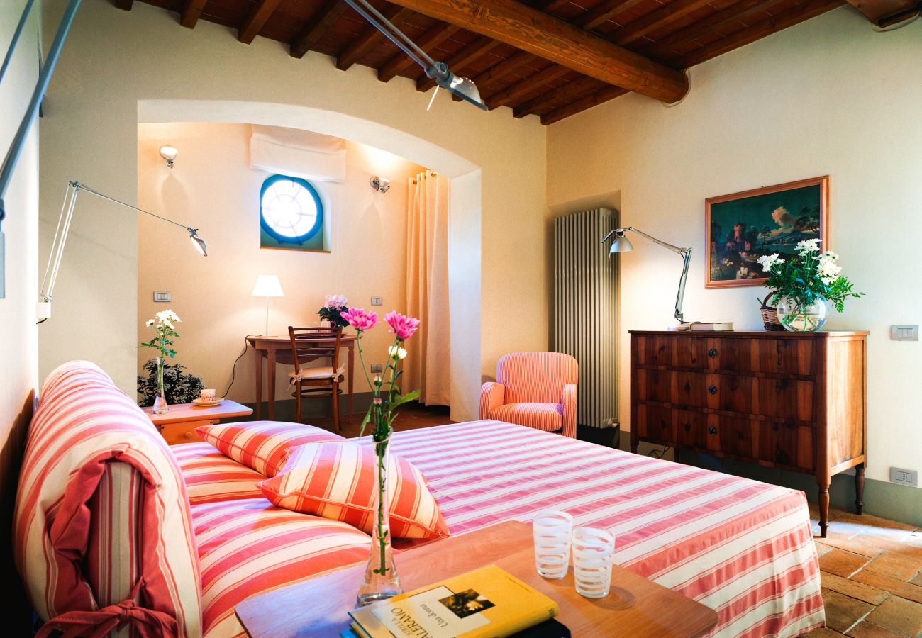 Villa in Pian di Sco - Villa Nocciolo in most Exclusive Borgo in Tuscany