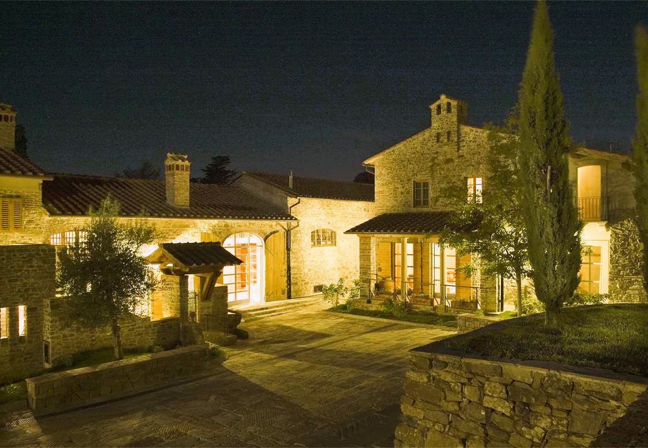 Villa in Pian di Sco - Villa Nocciolo in most Exclusive Borgo in Tuscany