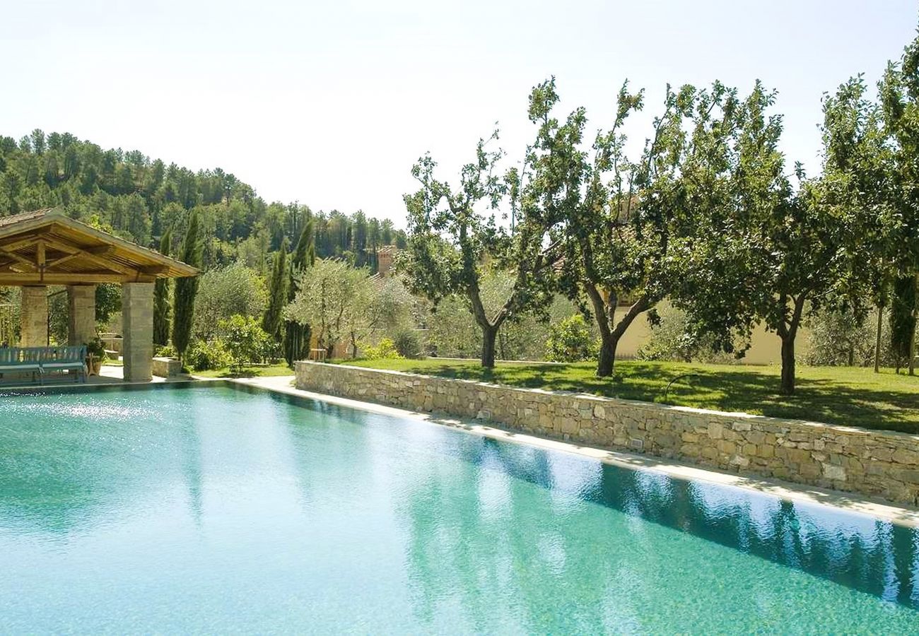 Villa in Pian di Sco - Villa Nocciolo in most Exclusive Borgo in Tuscany