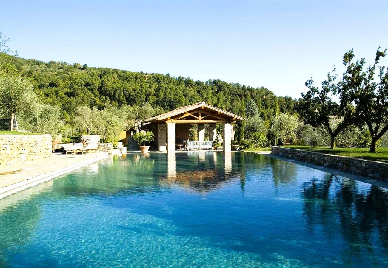 Villa in Pian di Sco - Villa Nocciolo in most Exclusive Borgo in Tuscany