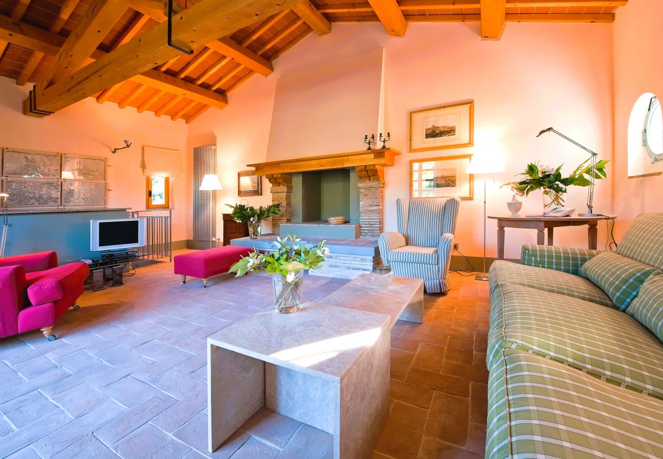 Villa in Pian di Sco - Villa Leccino in most Exclusive Borgo in Tuscany