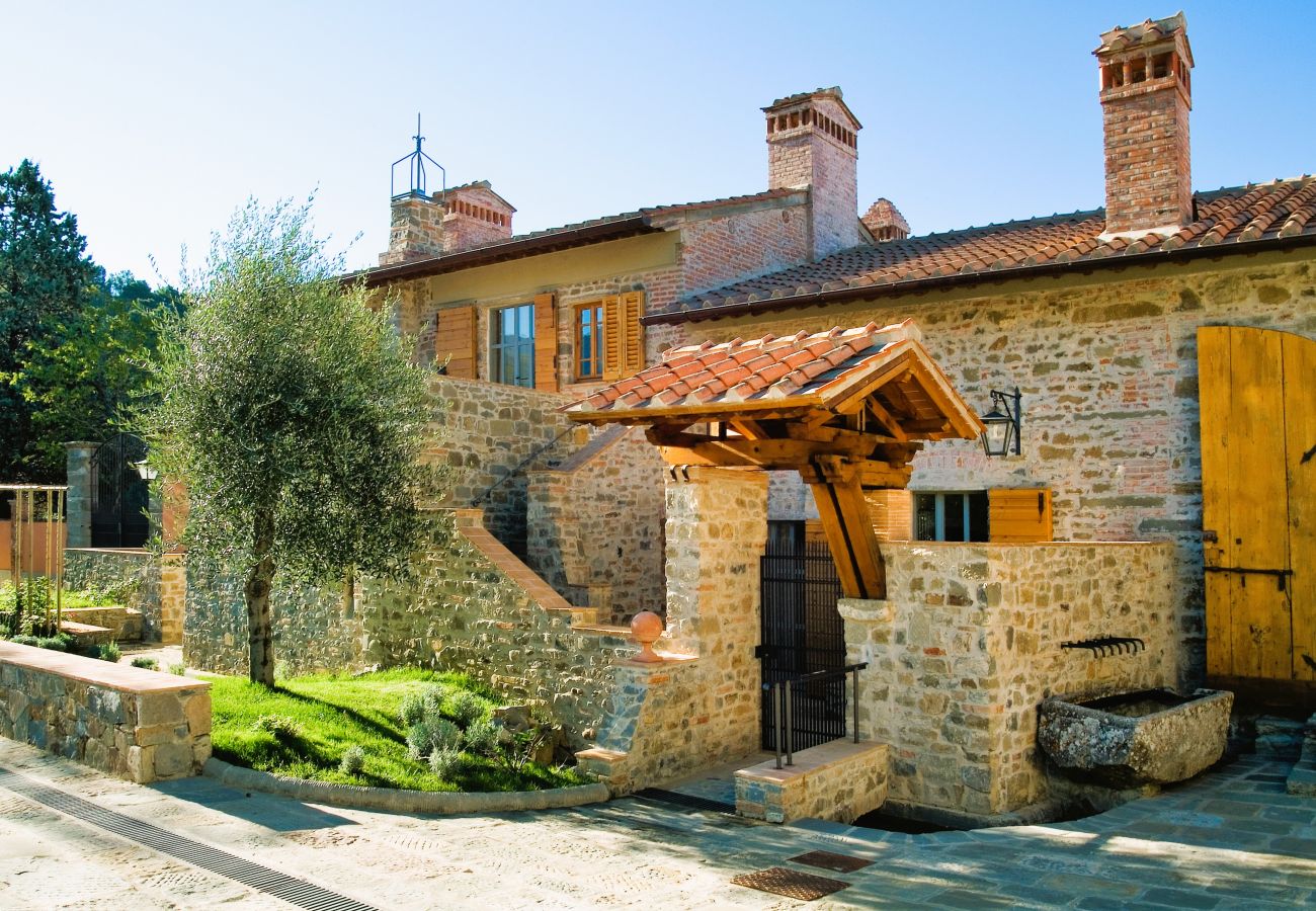 Villa in Pian di Sco - Villa Olivo in most Exclusive Borgo in Tuscany