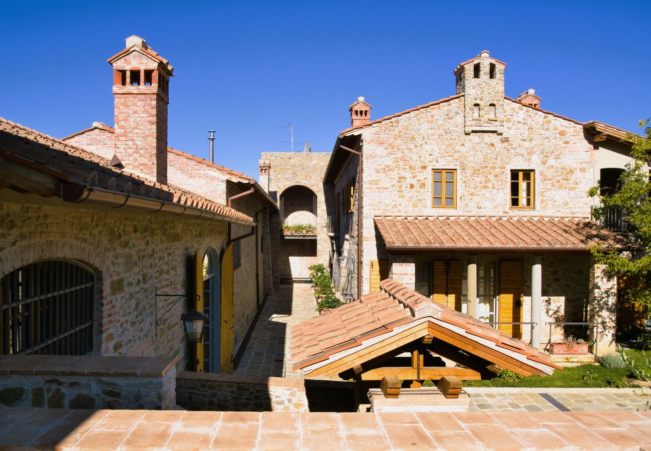 Villa in Pian di Sco - Villa Noce in most Exclusive Borgo in Tuscany