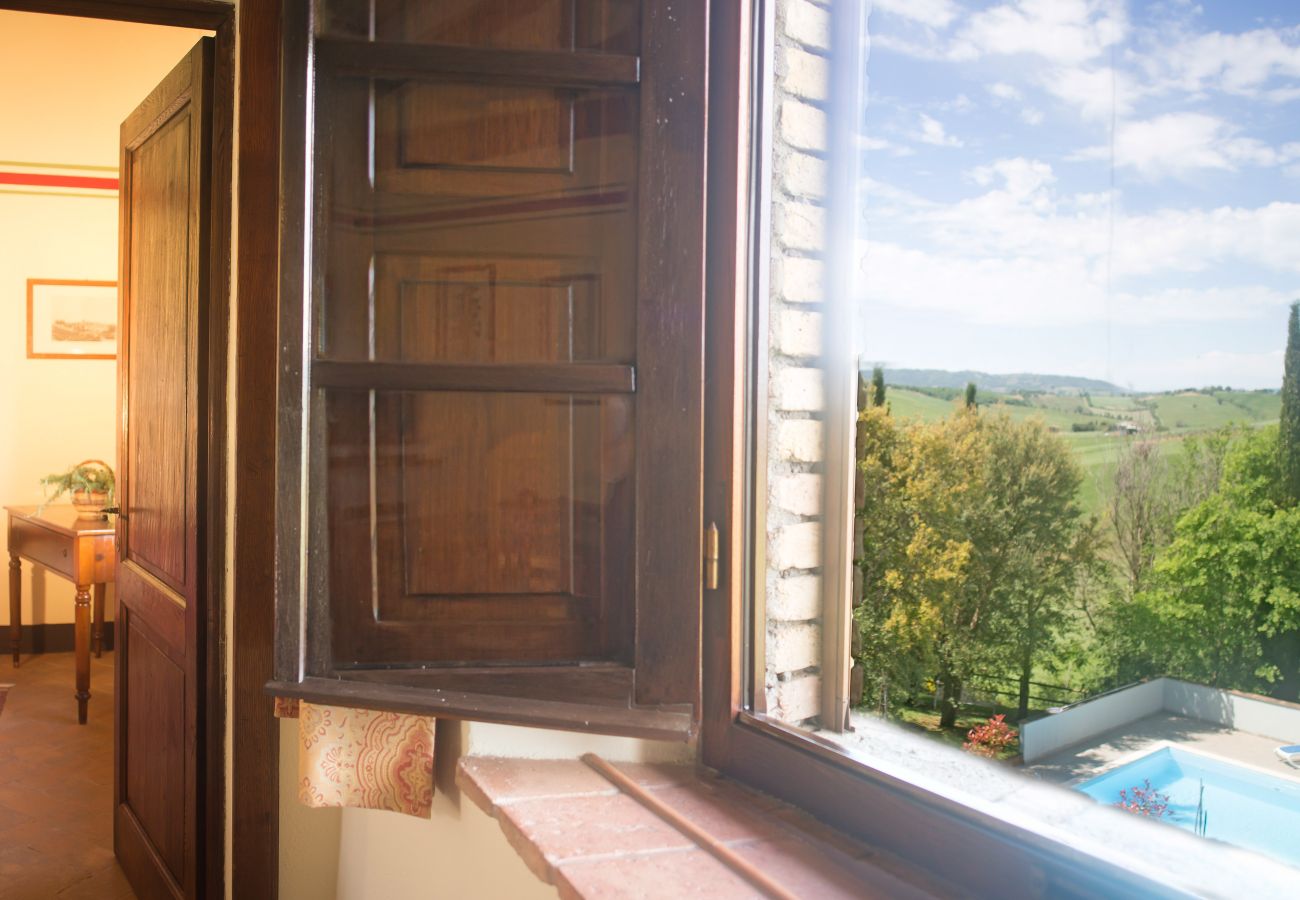 Appartement à Cinigiano - Typical Stone House looking Banfi Wineries