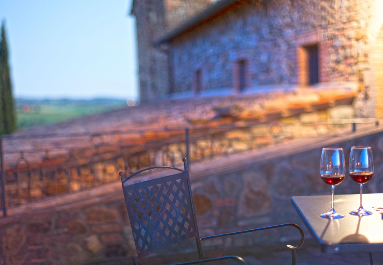 Appartement à Cinigiano - Typical Stone House looking Banfi Wineries