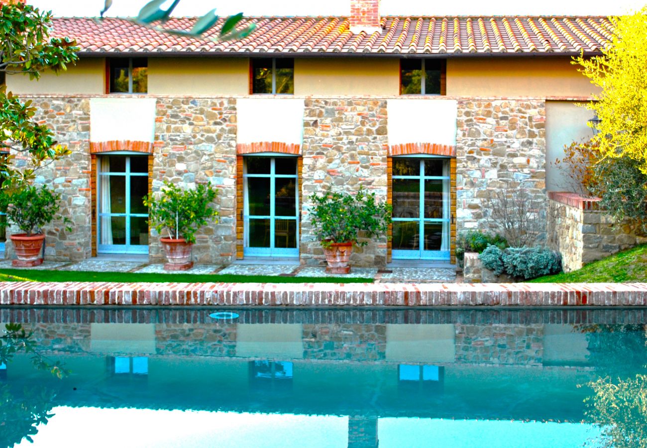 Villa à Pian di Sco - Villa Magnolia in most Exclusive Borgo in Tuscany