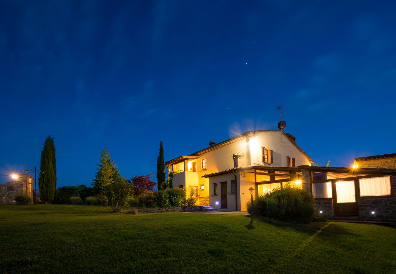 Villa a Monte San Savino - Bio Organic Villa Agritourism