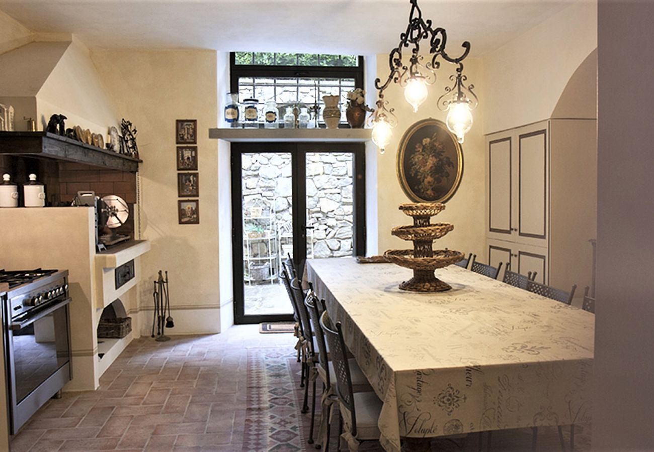 Villa in Carmignano - Close to Florence, Jacuzzi & Breathtaking View