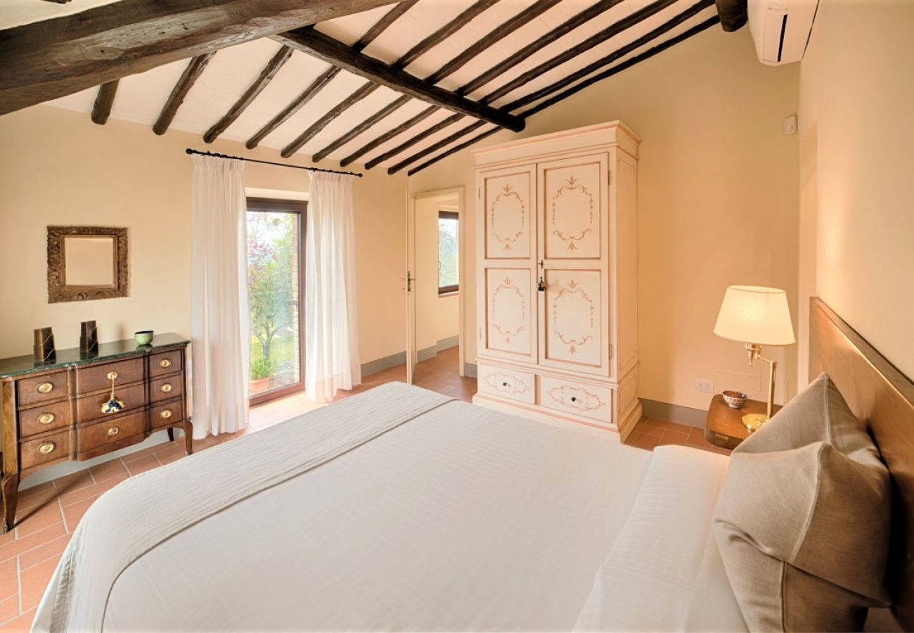 Villa in Castellina in Chianti - Villa in Castellina w. Pool, Garden & Winery