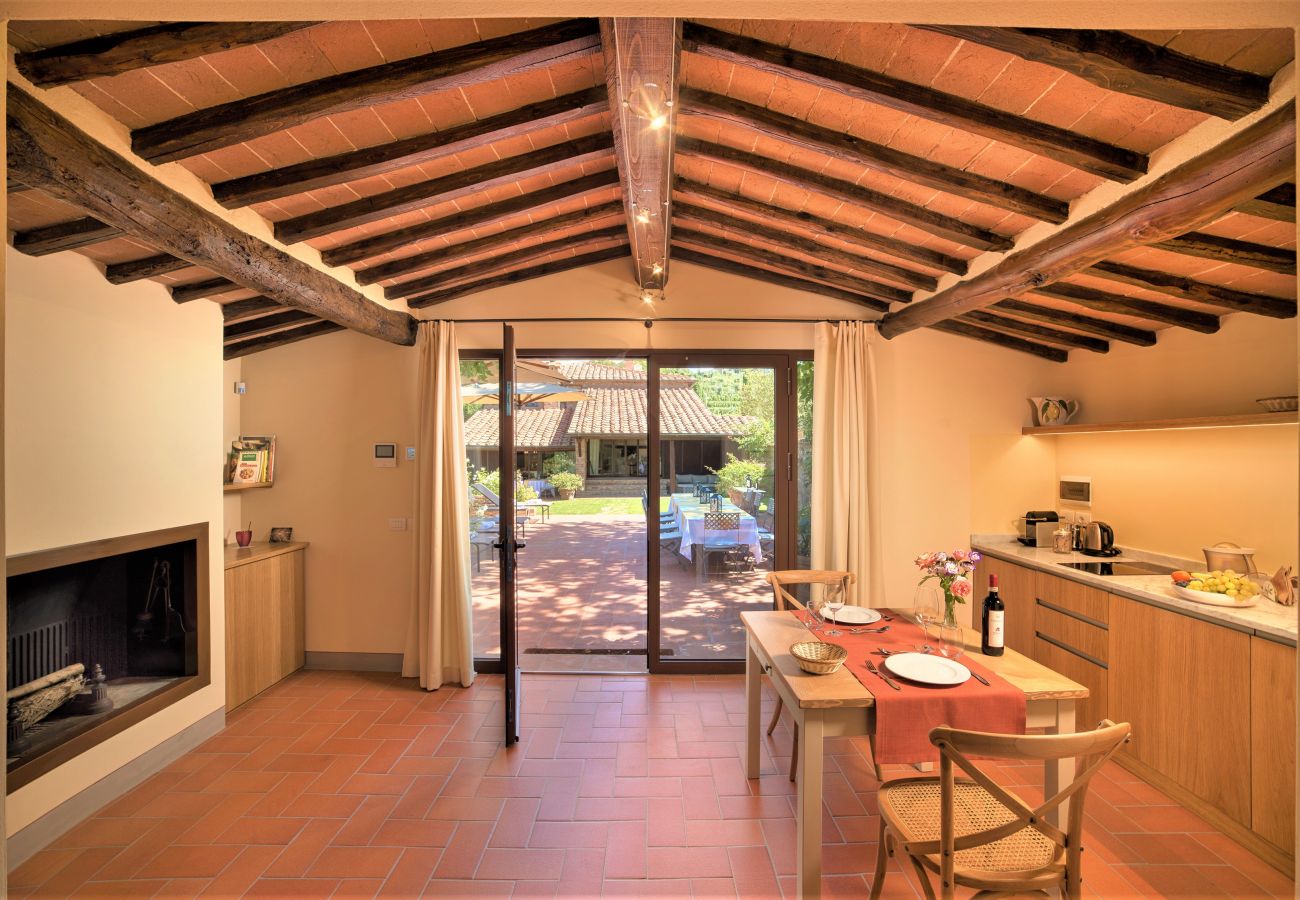 Villa in Castellina in Chianti - Villa in Castellina w. Pool, Garden & Winery