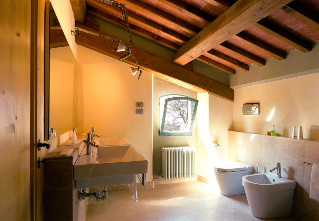 Villa in Pian di Sco - Villa Magnolia in most Exclusive Borgo in Tuscany