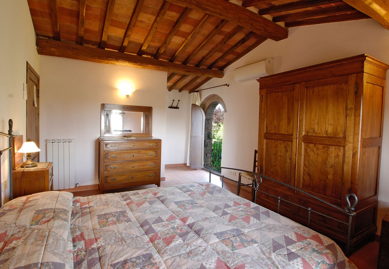 Apartment in Bucine - Romantic with Chianti Panorama at Marioli