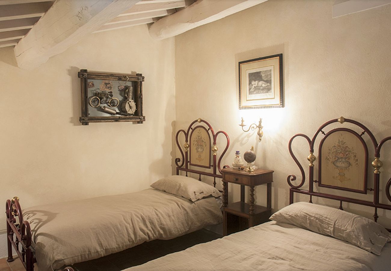 Villa in Carmignano - Close to Florence, Jacuzzi & Breathtaking View